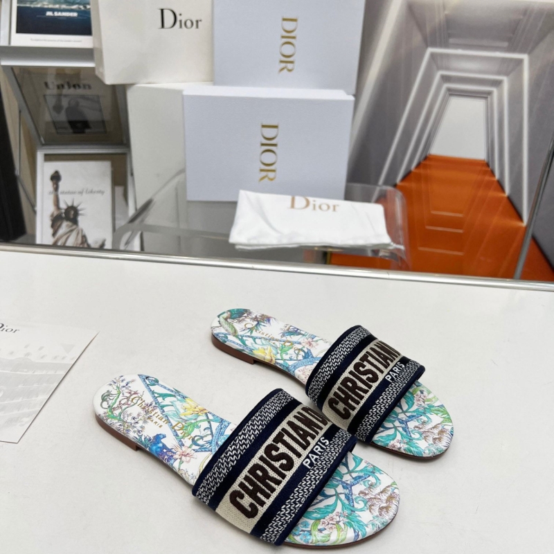 ch**an D*or slippers